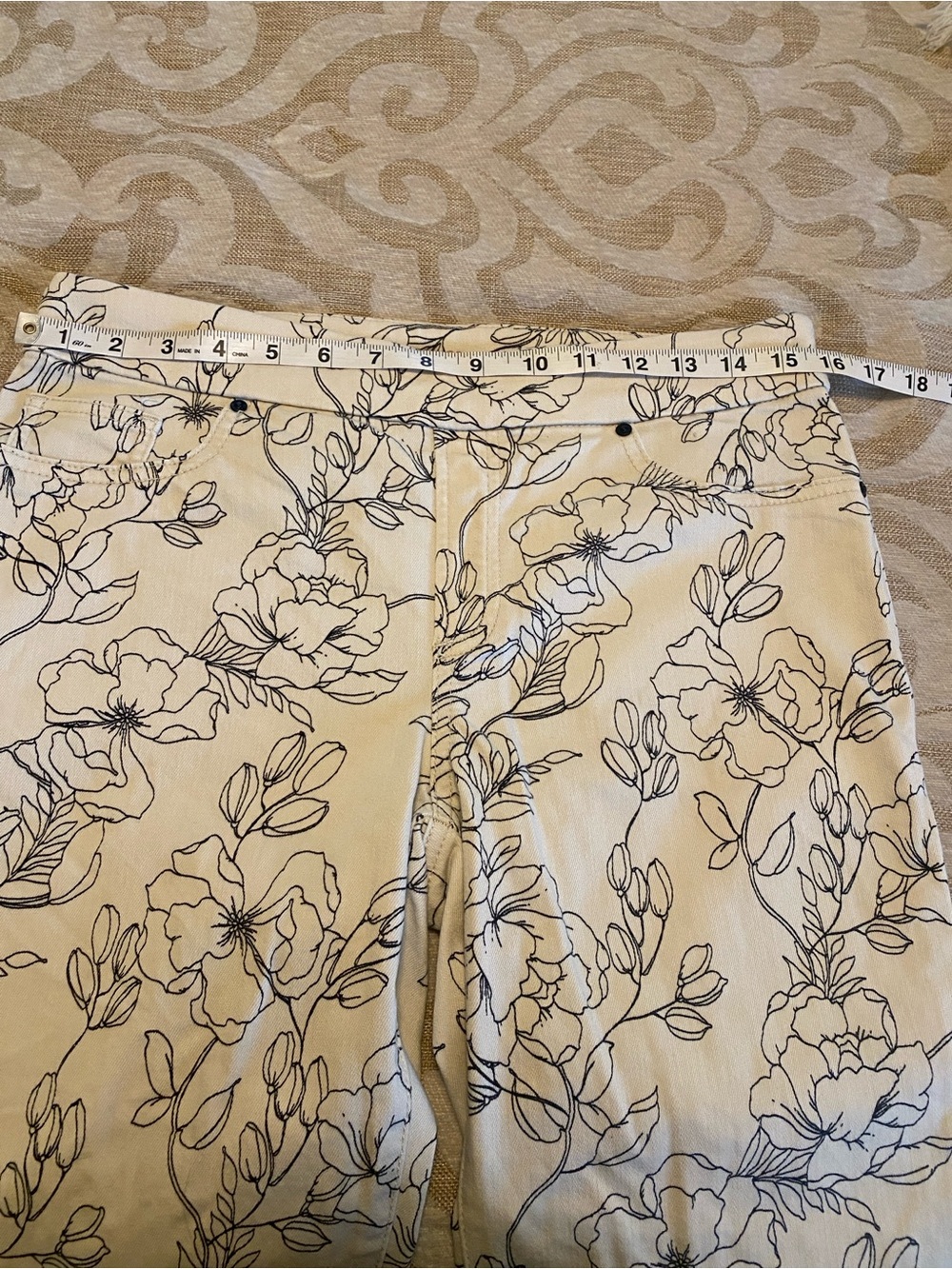 Chico’s Floral Pull-On Ankle Jeggings Cream Black Size 0R US 4 - Picture 4 of 9